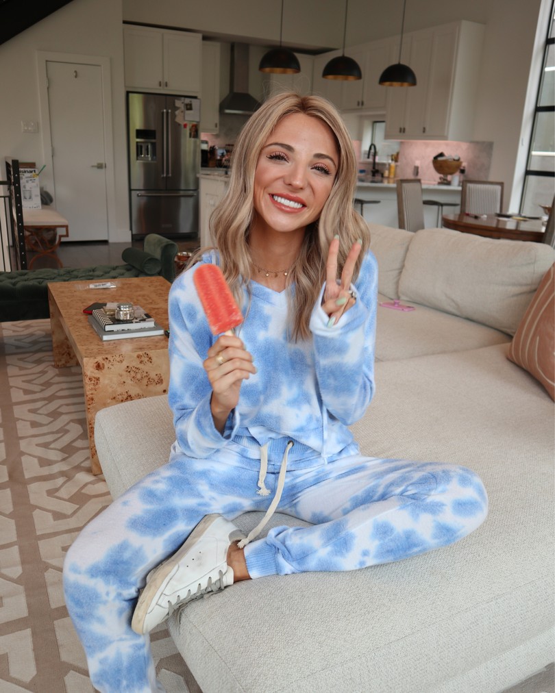 dani-austin-blue-tie-dye-set-nordstrom-work-from-home-outfits-how-to-get-a-good-nights-sleep-tips
